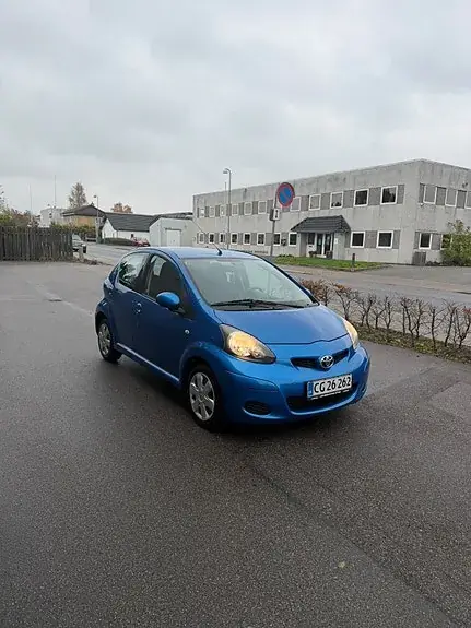 Toyota Aygo 2010 photo 2
