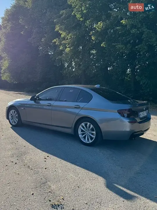 BMW 5 Series 2010 photo 5