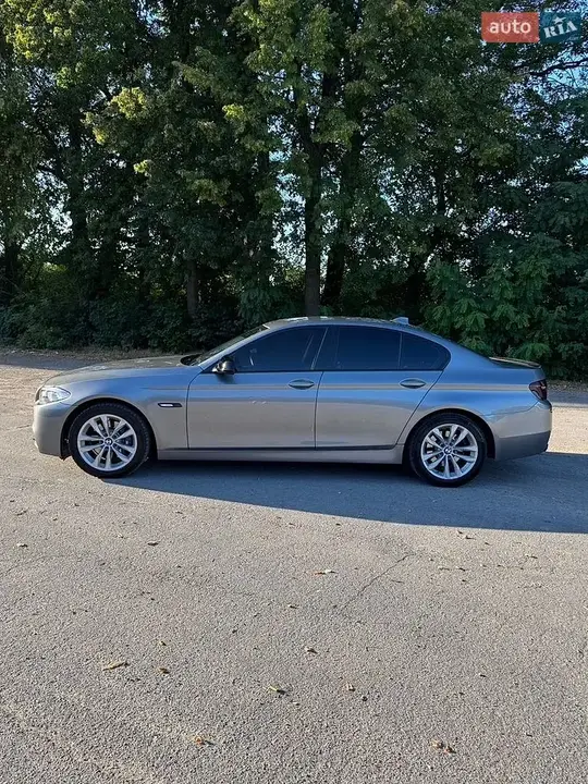 BMW 5 Series 2010 photo 4