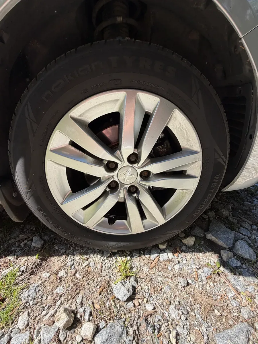 Peugeot 308 2014 photo 3