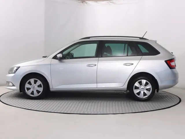 Skoda Fabia 2017 photo 2