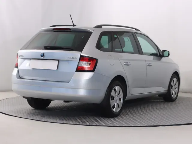 Skoda Fabia 2017 photo 4