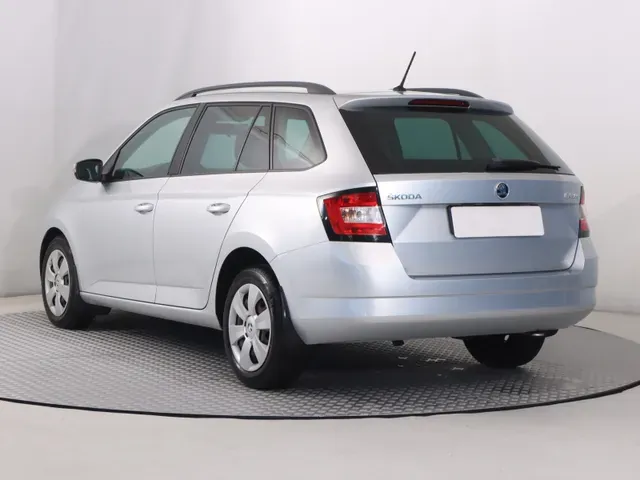 Skoda Fabia 2017 photo 3