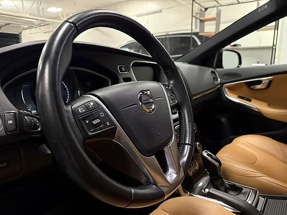 Volvo V40 Cross Country 2017 photo 4