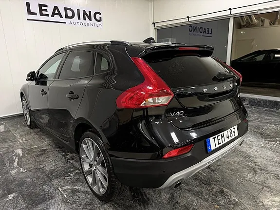 Volvo V40 Cross Country 2017 photo 2