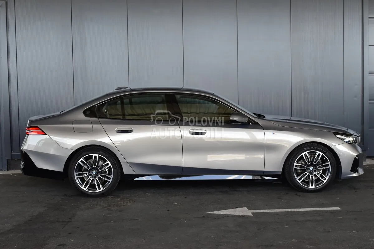 BMW 520 2023 photo 3
