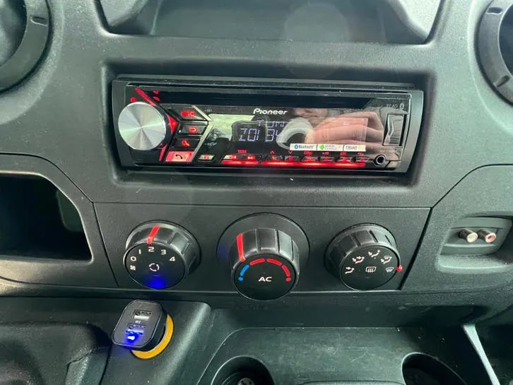 Renault Master 2011 photo 3