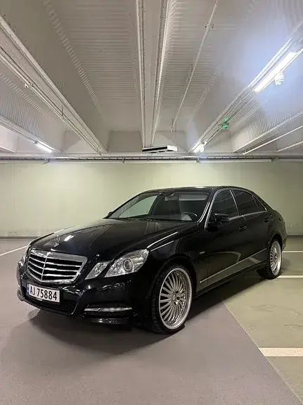 Mercedes-Benz E 220 D 2011 photo 2