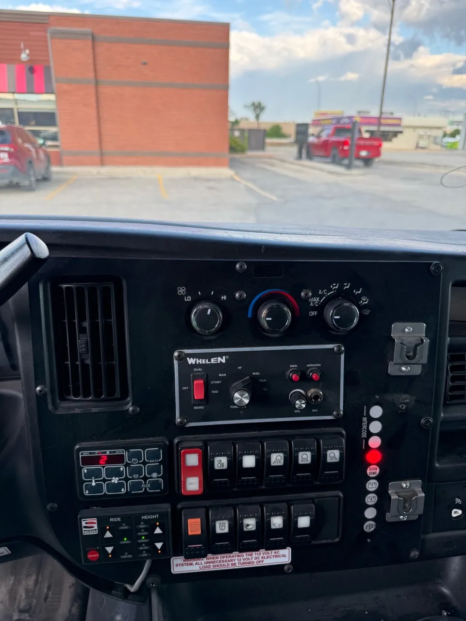 Chevrolet G3500 2017 photo 5