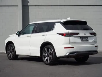 Mitsubishi Outlander 2025 photo 3
