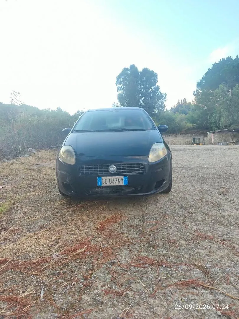Fiat Grande Punto 2006 photo 2