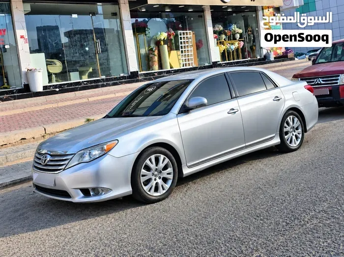 Toyota Avalon 2012 photo 2