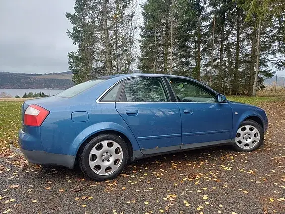 Audi A4 2002 photo 2