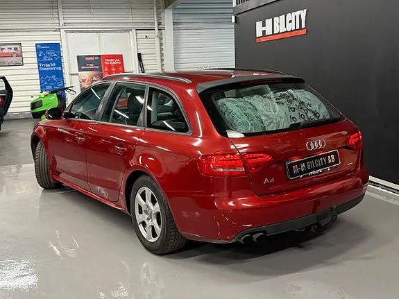 Audi A4 2010 photo 2