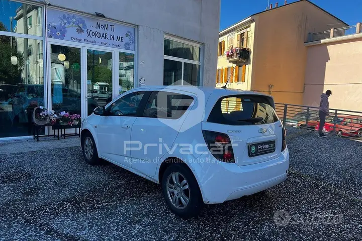 Chevrolet Aveo 2012 photo 5