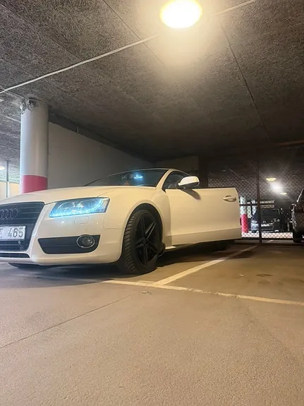 Audi A5 2010 photo 4