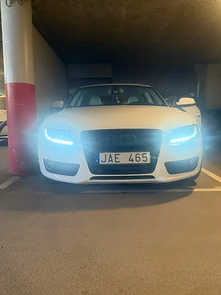Audi A5 2010 photo 2