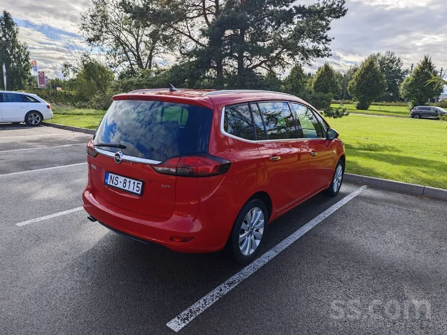 Opel Zafira 2013 photo 2