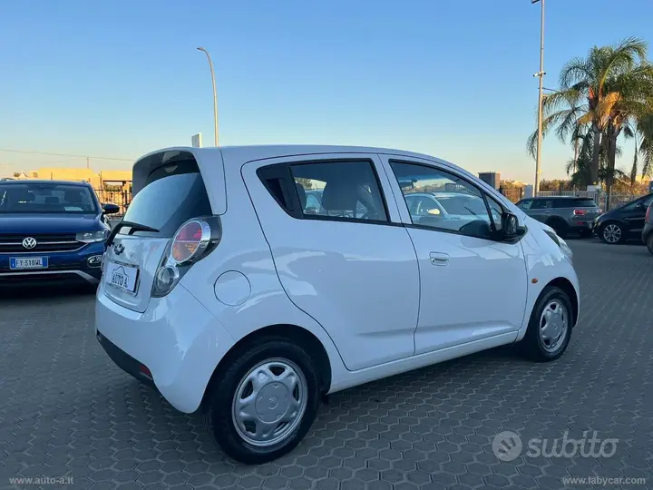Chevrolet Spark 2011 photo 4