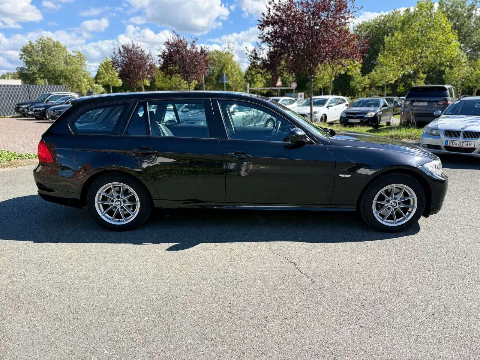 BMW 318 3 Touring 2011 photo 4