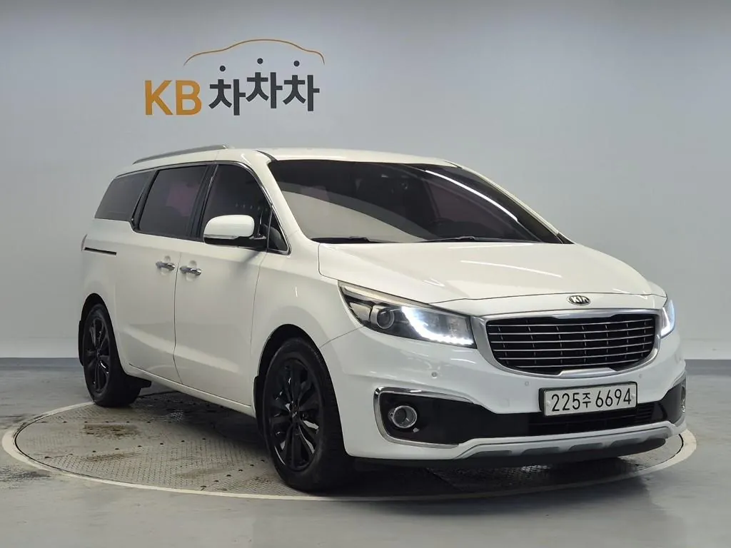 Kia Carnival 2018 photo 4