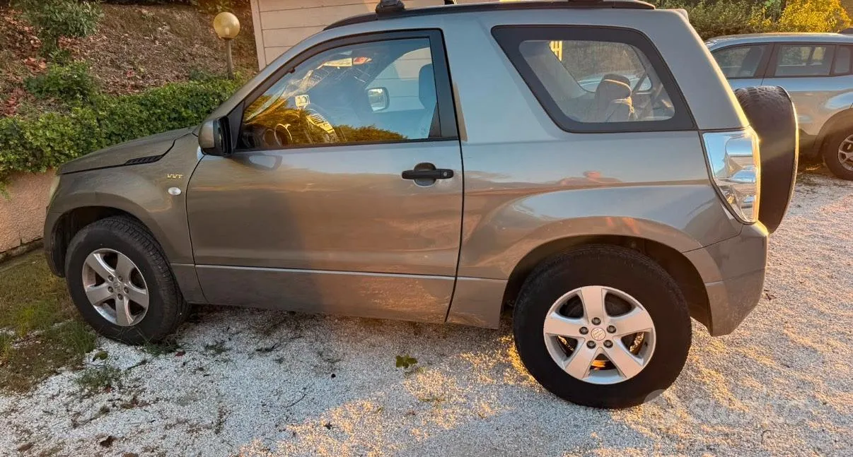 Suzuki Grand Vitara 2006 photo 4