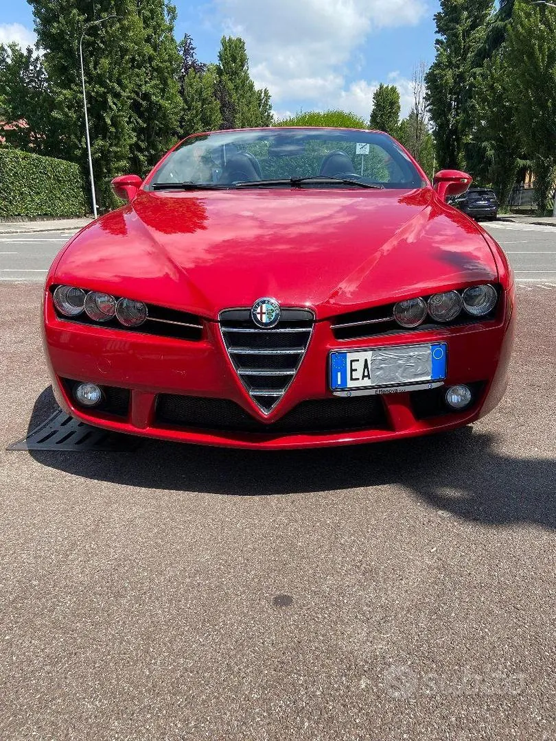 Alfa Romeo Spider 2010 photo 2