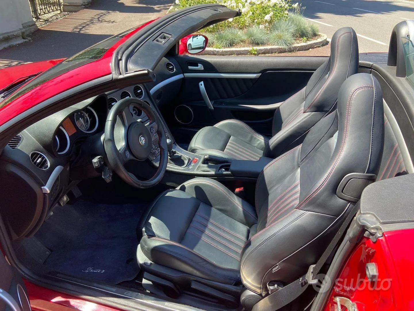Alfa Romeo Spider 2010 photo 5