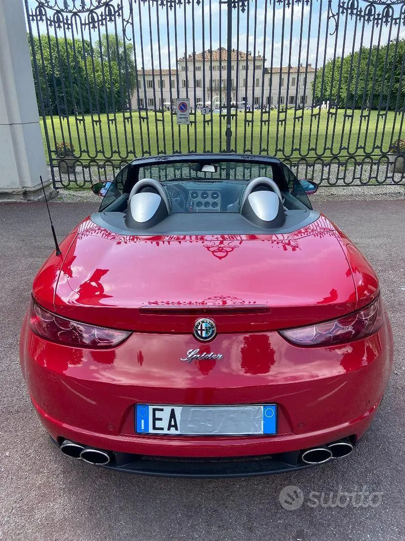 Alfa Romeo Spider 2010 photo 3