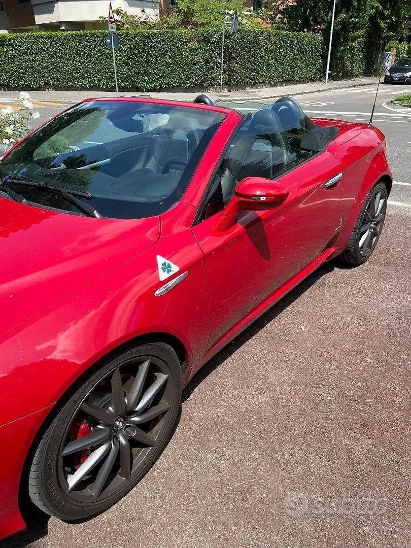 Alfa Romeo Spider 2010 photo 4