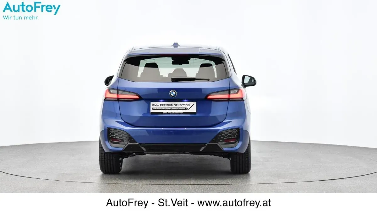 BMW 2 Series 2023 photo 2