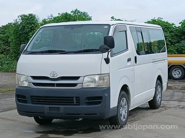Toyota Hiace 2010 photo 3