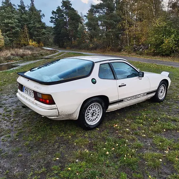 Porsche 924 1978 photo 2