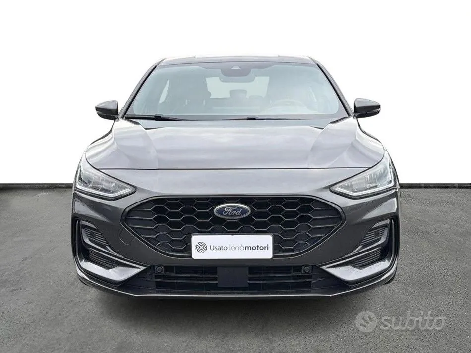 Ford Focus 2022 photo 2