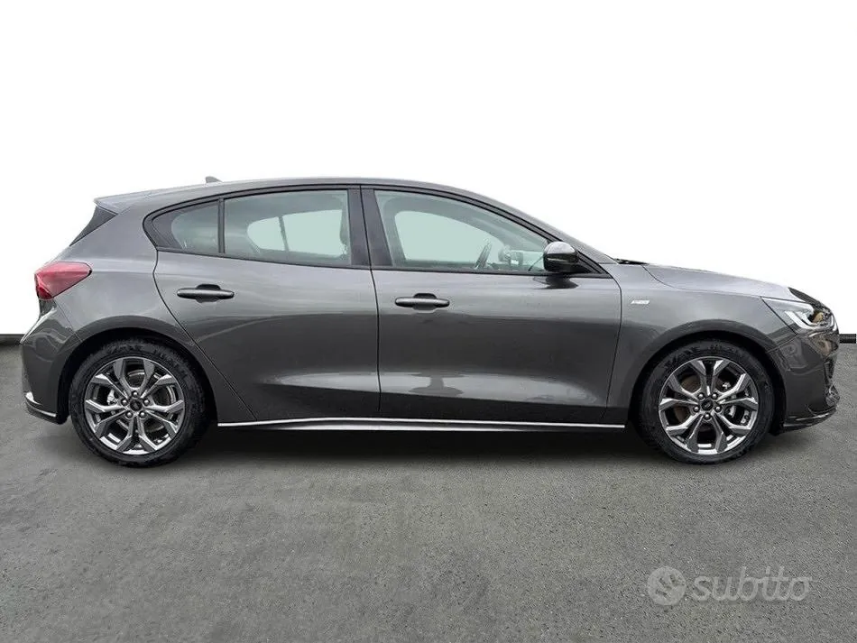 Ford Focus 2022 photo 3