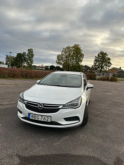 Opel Astra 2018 photo 2