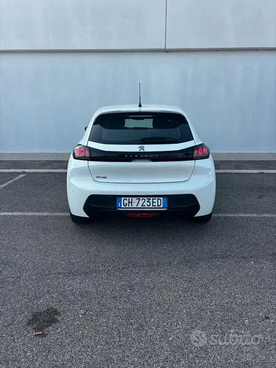 Peugeot 208 2022 photo 4