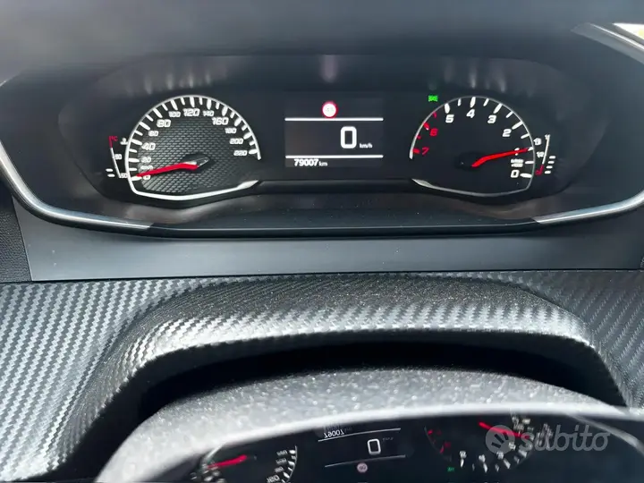 Peugeot 208 2022 photo 5