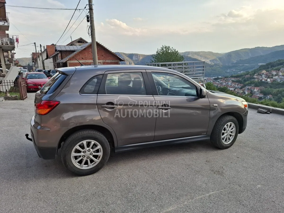 Mitsubishi Asx 2010 photo 4