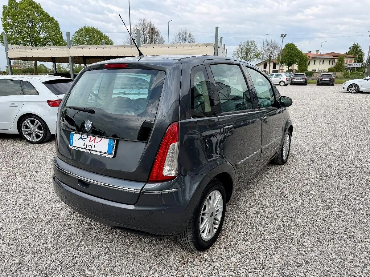 Lancia Musa 2011 photo 5