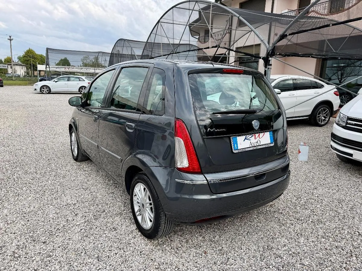 Lancia Musa 2011 photo 4