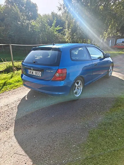 Honda Civic 2003 photo 4