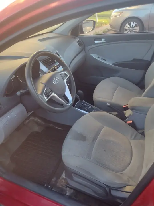 Hyundai Accent 2013 photo 4