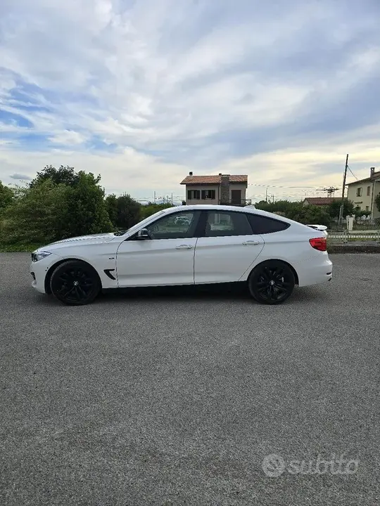 BMW 3 Series 2013 photo 2