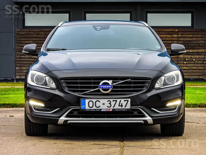 Volvo V60 2013 photo 2