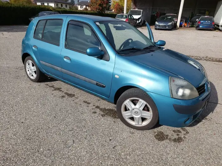 Renault Clio 2004 photo 3