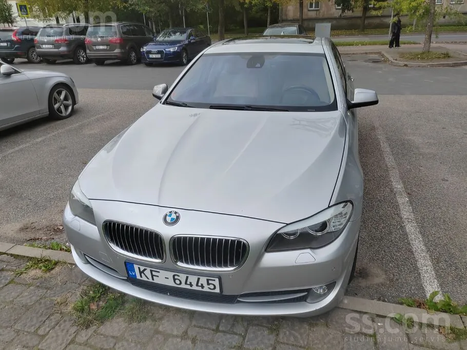 BMW 520 2011 photo 2