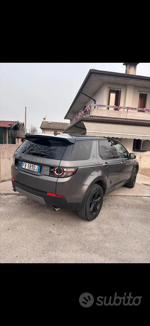 Land Rover Discovery Sport 2015 photo 2