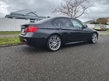 BMW 320I 2014 photo 3