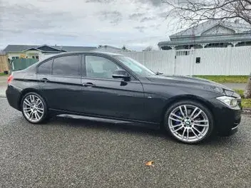 BMW 320I 2014 photo 2